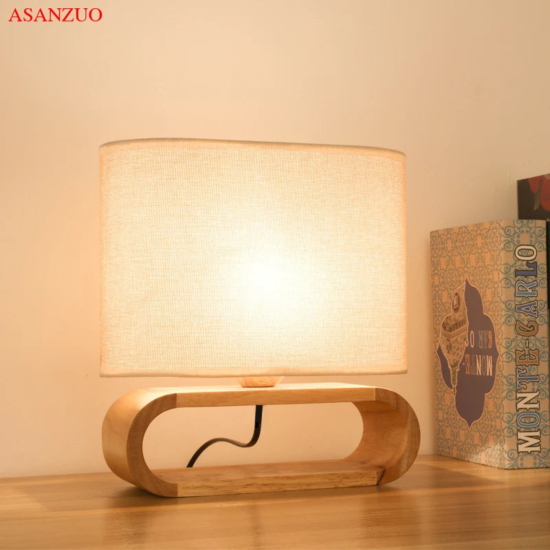 Lampe de Table Nordique avec Base en Bois et Abat-jour en Tissu - Éclairage de Lecture