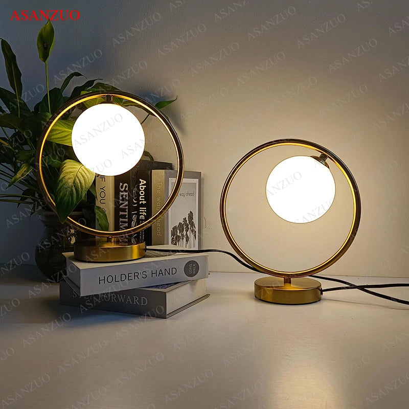 Lampe de Table LED Moderne en Laiton et Verre - Éclairage de Lecture